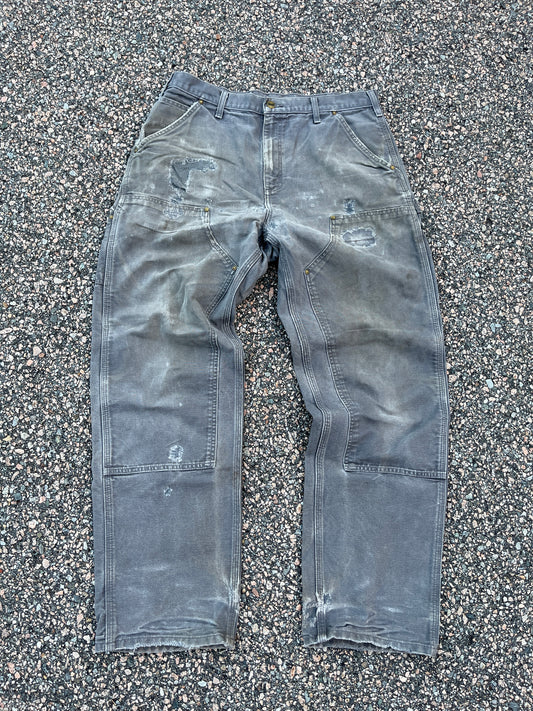 色あせたセメントグレーのカーハート ダブルニーパンツ - 33 x 31