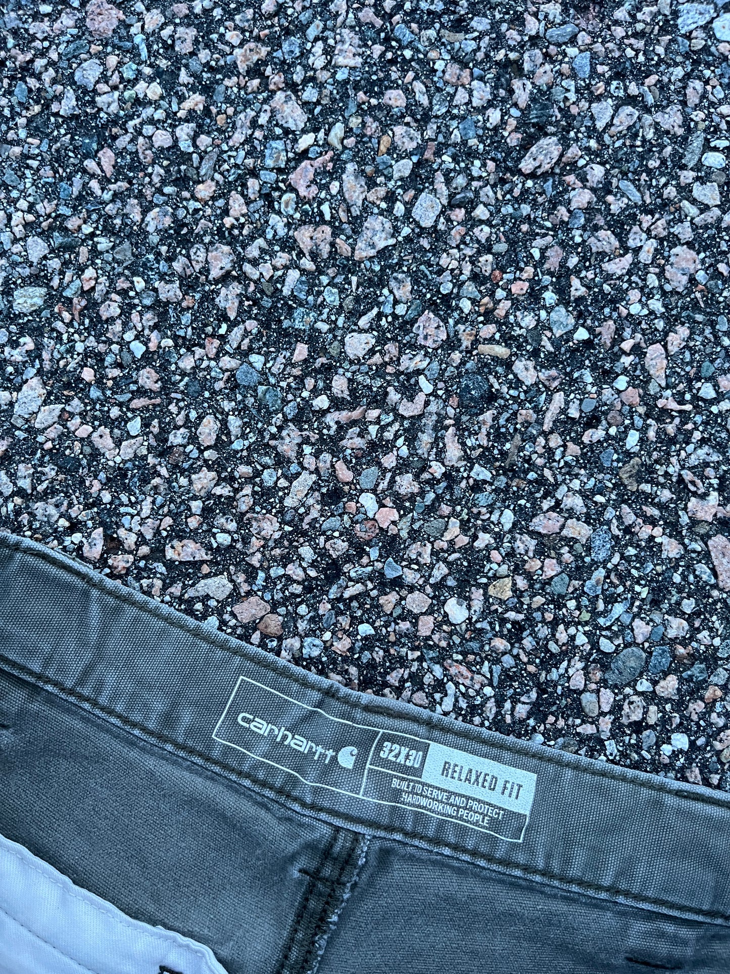 色あせたセメントグレーのカーハート ダブルニーパンツ - 30 x 28