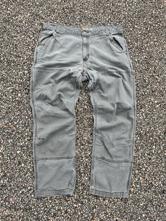 色あせたセメントグレーのカーハート ダブルニーパンツ - 36 x 28