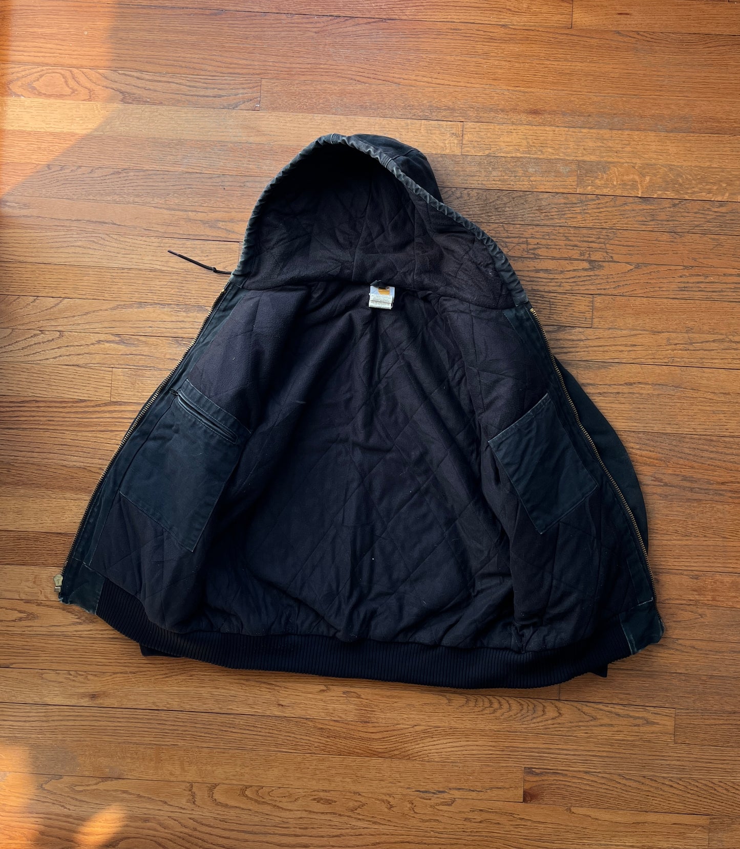 褪色黑色 Carhartt Active 夹克 - 中号