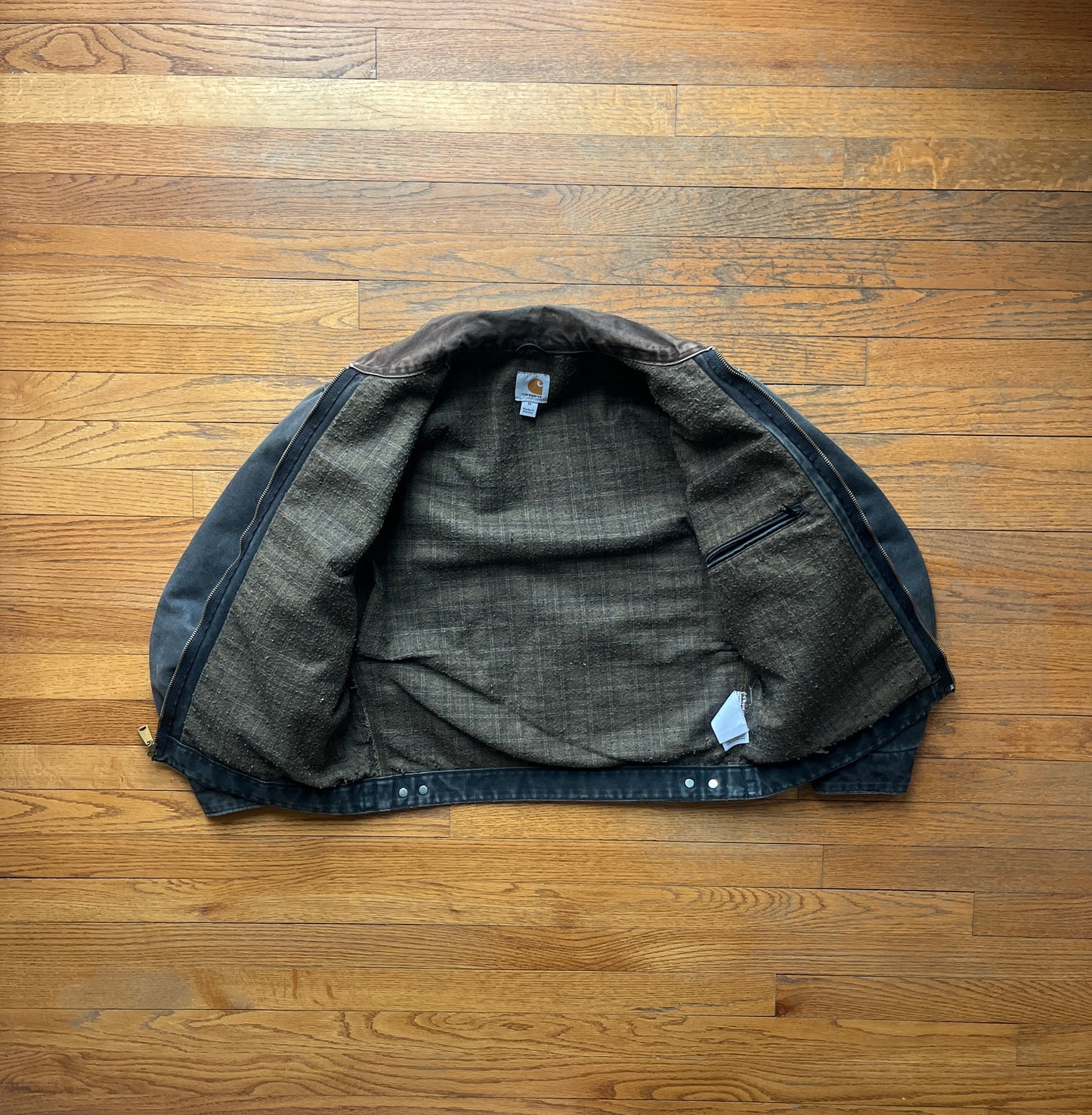 褪色黑色 Carhartt 底特律夹克 - 中号