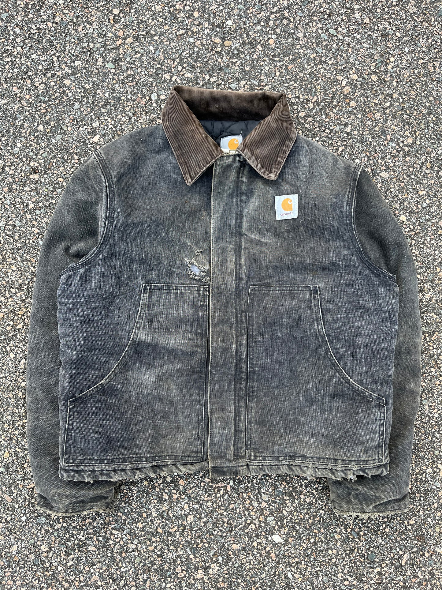 褪色和破旧黑色 Carhartt 北极夹克 - 中号