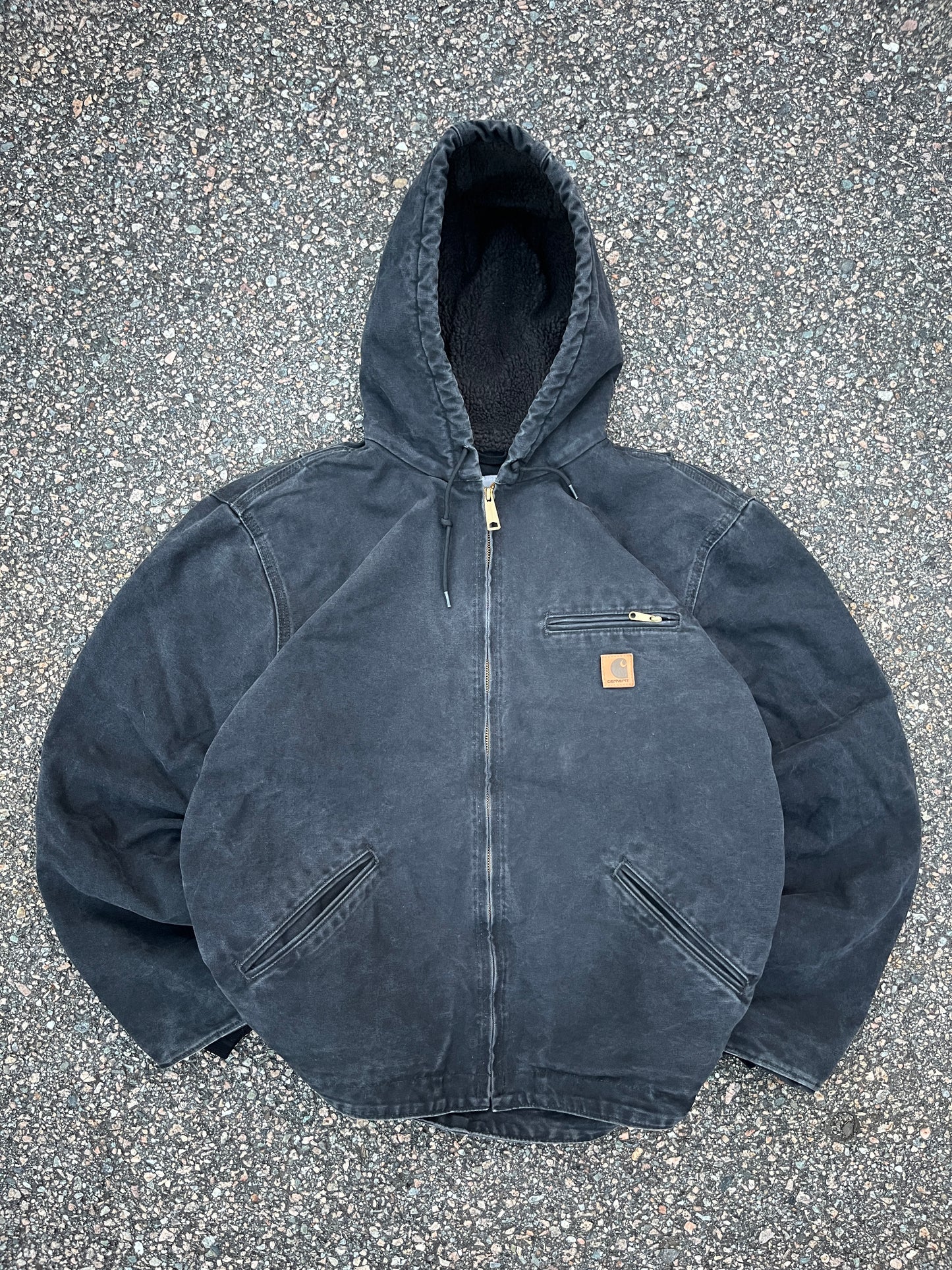 褪色黑色 Carhartt Sherpa 衬里夹克 - 适合 ML