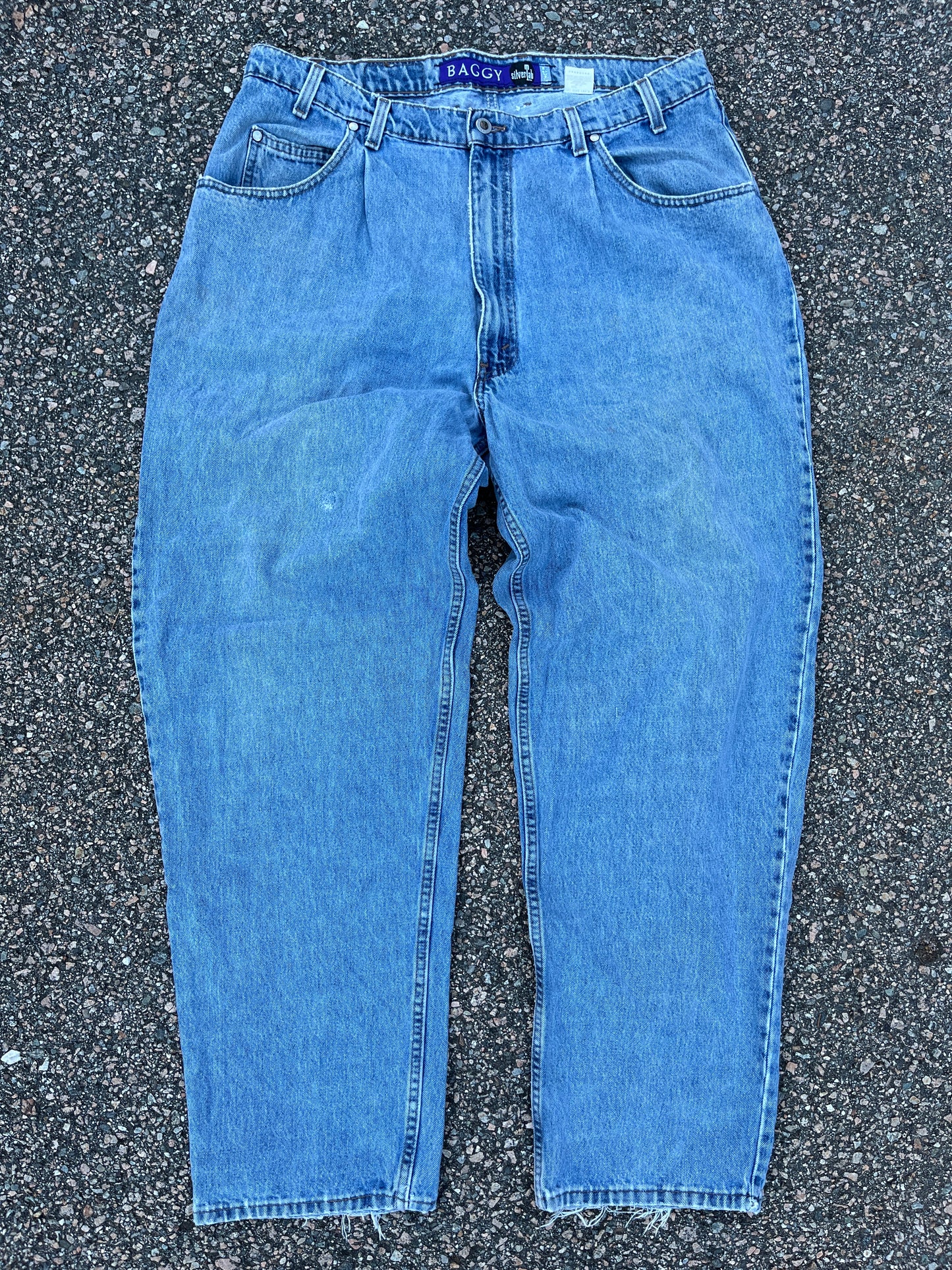 Levi's 561 银色标签褪色牛仔宽松裤 - 38 x 32.5