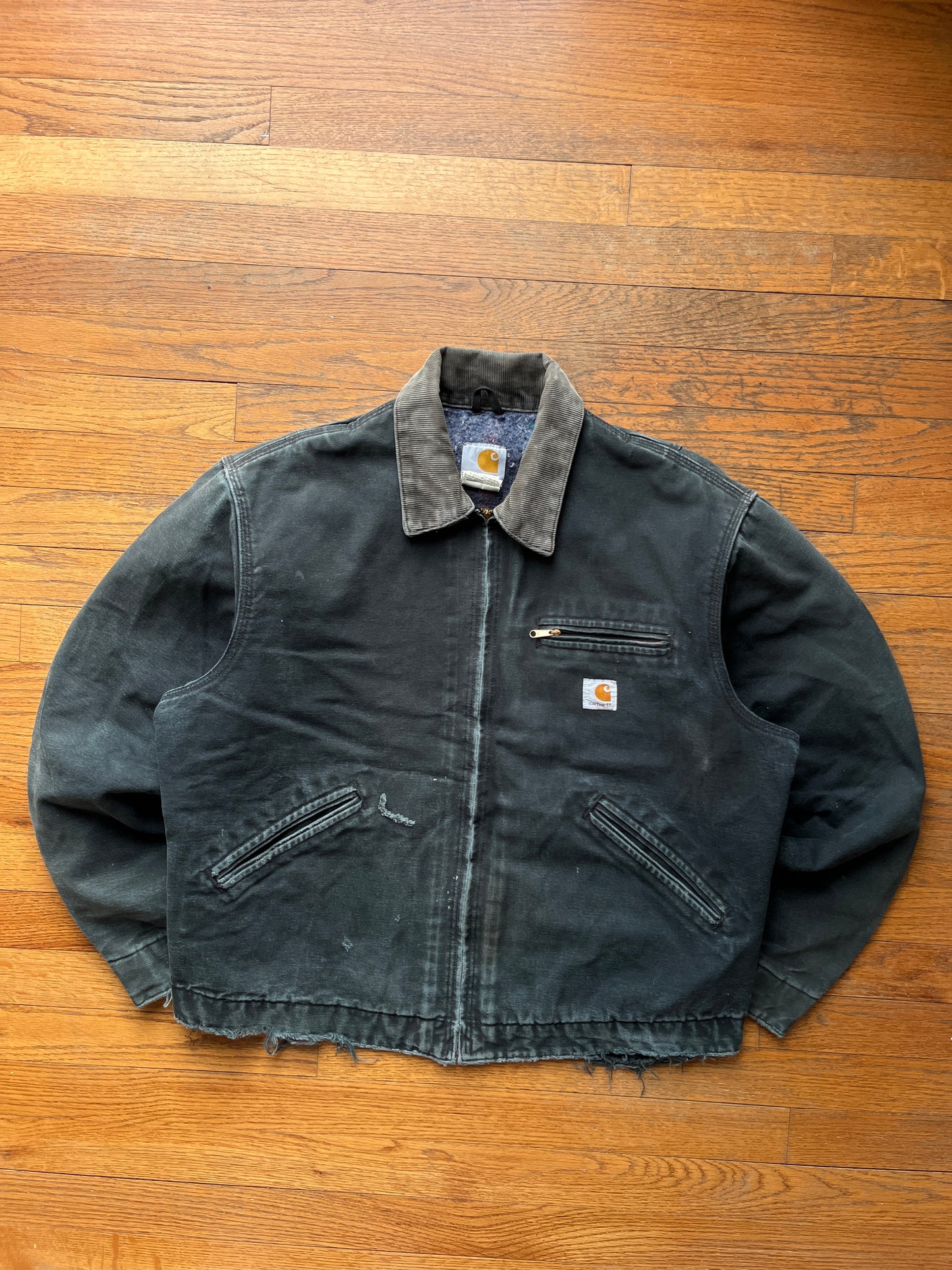 褪色黑色 Carhartt Detroit 夹克 - 中号宽松款