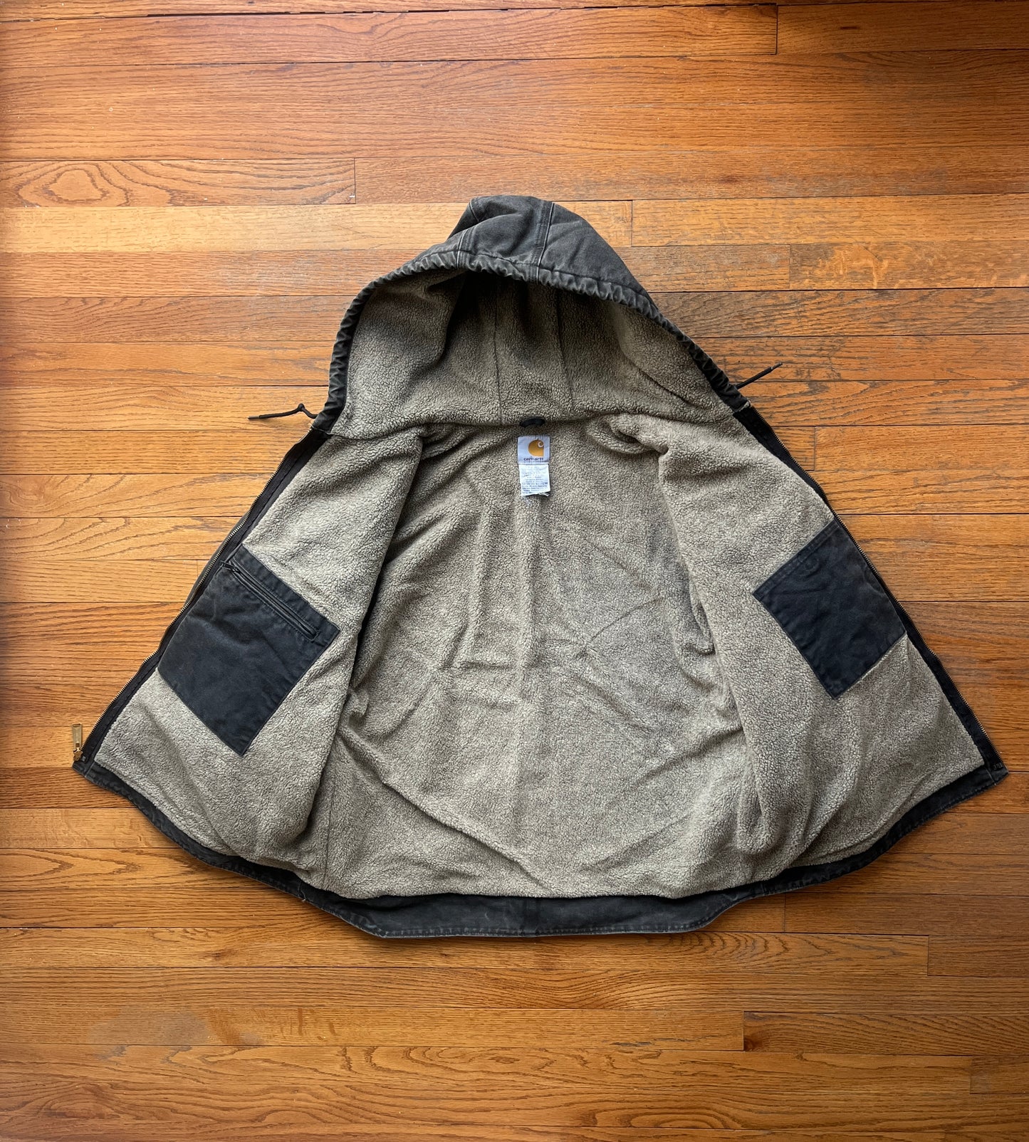 褪色黑色 Carhartt Sherpa 衬里夹克 - Boxy XL