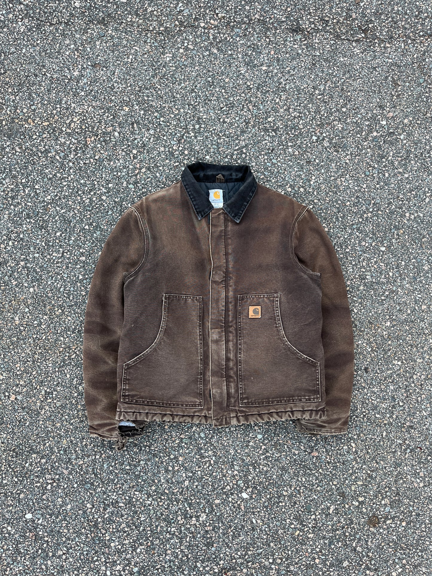 褪色且做旧深棕色 Carhartt 北极夹克 - 中号