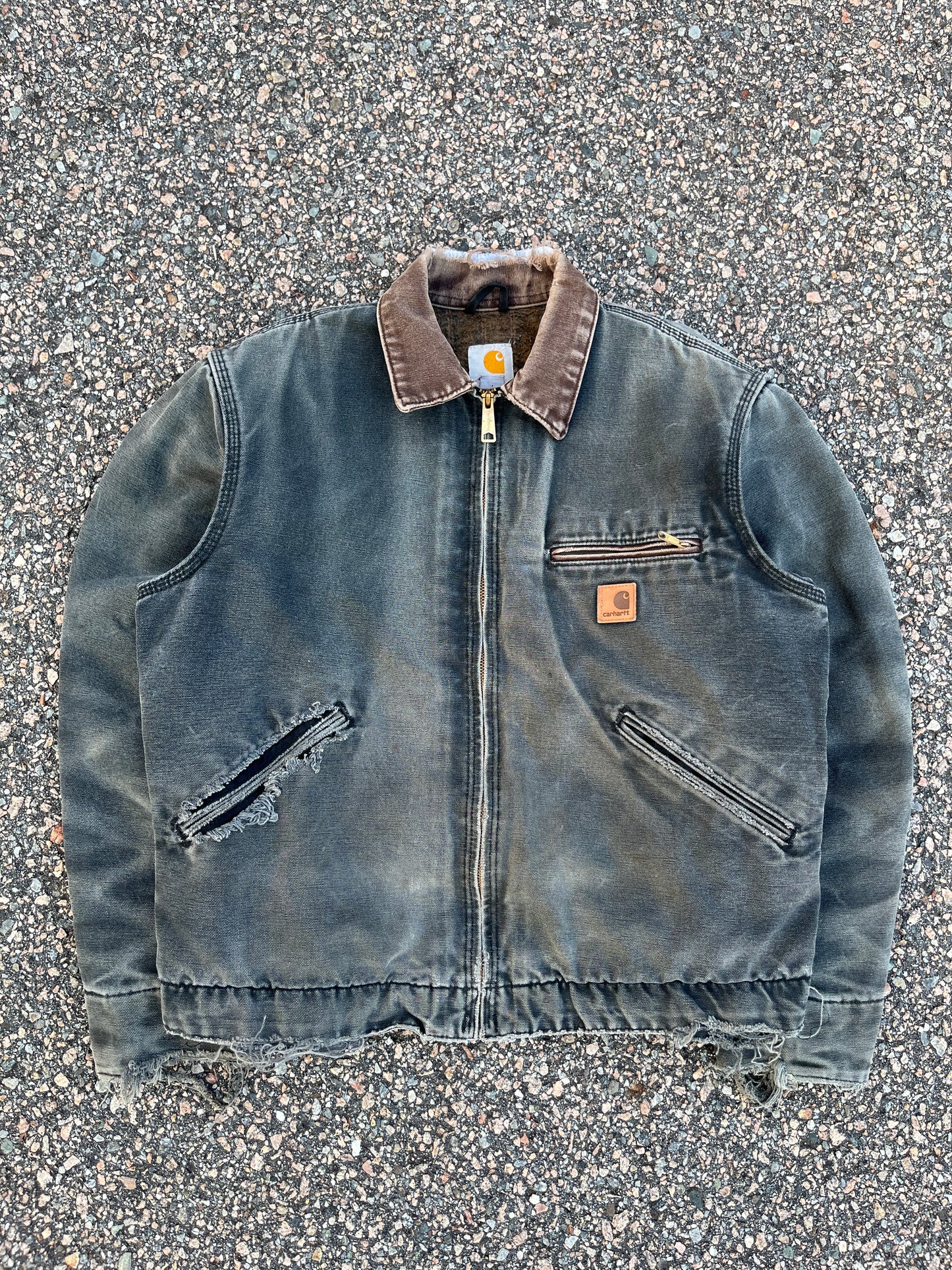 褪色和破旧黑色 Carhartt 底特律夹克 - 中号