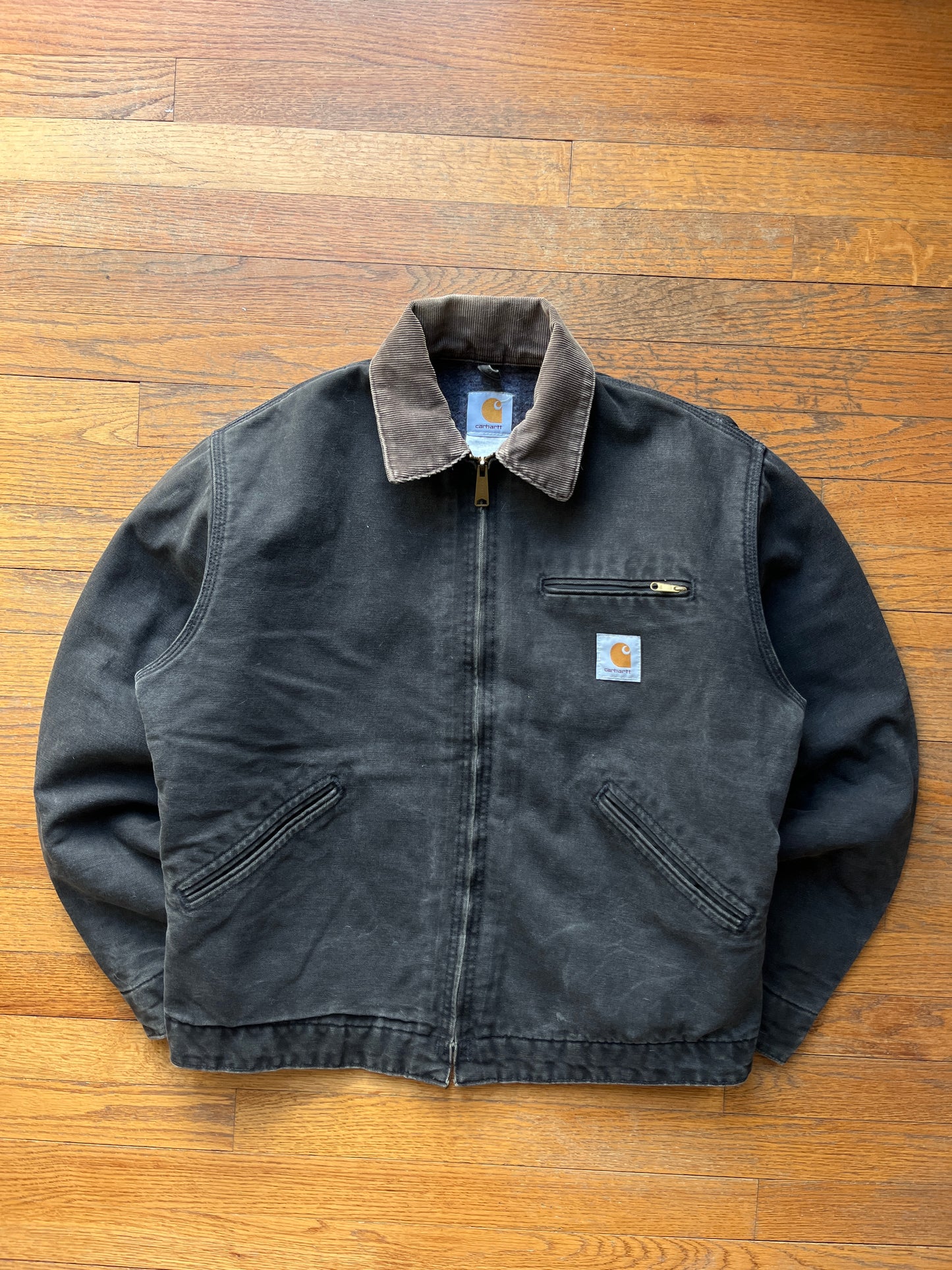 褪色黑色 Carhartt 底特律夹克 - 中号