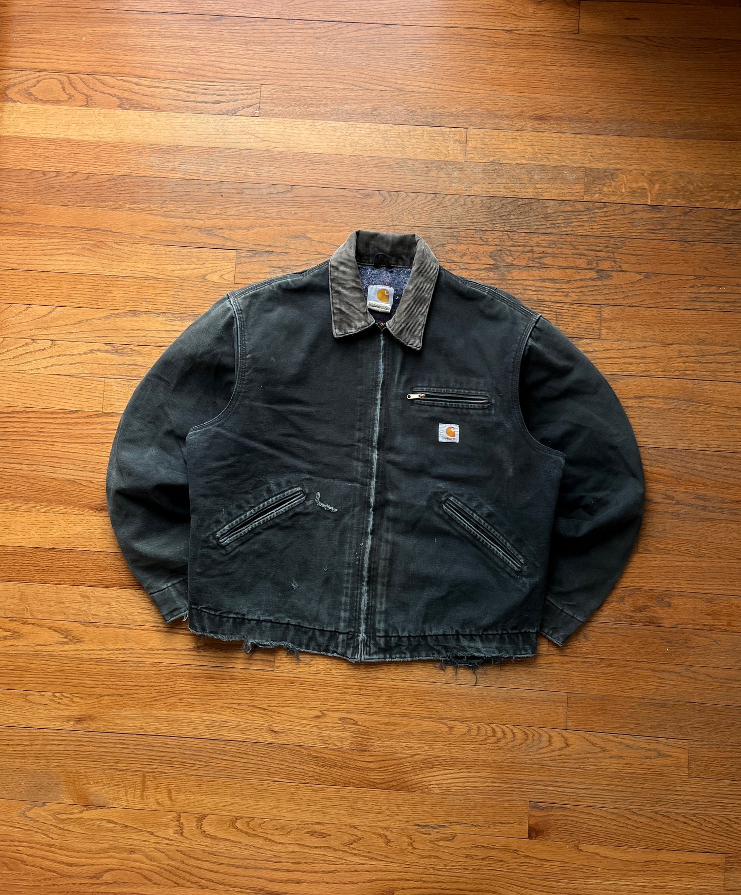 褪色黑色 Carhartt Detroit 夹克 - 中号宽松款