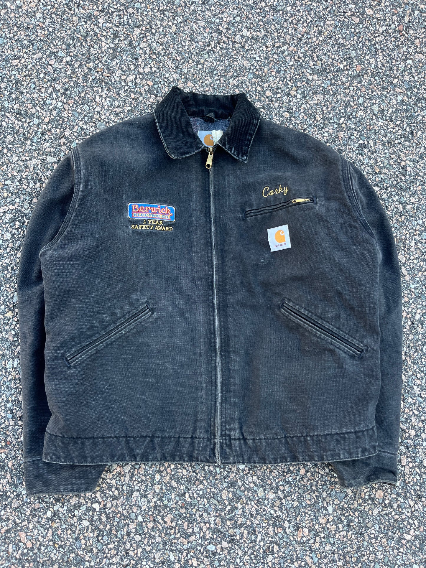 褪色黑色 Carhartt 底特律夹克 - 中号