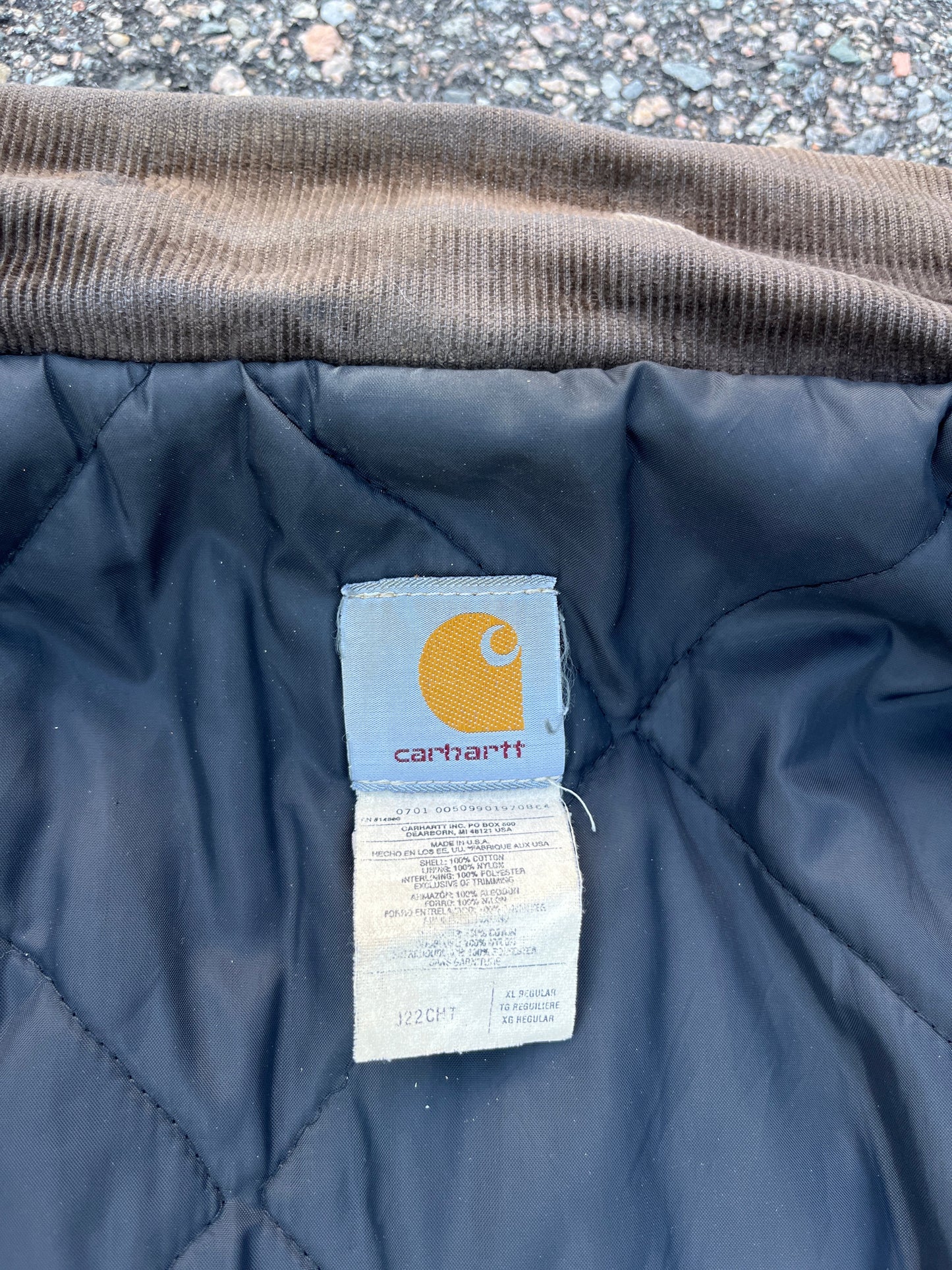 褪色和破旧的栗棕色 Carhartt 北极夹克 - 大号