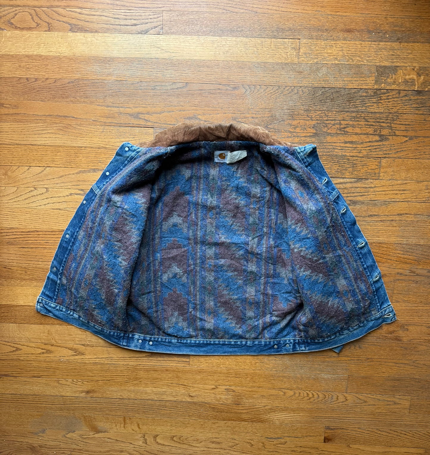 Faded Denim Aztec Lined Carhartt Trucker Jacket - Medium