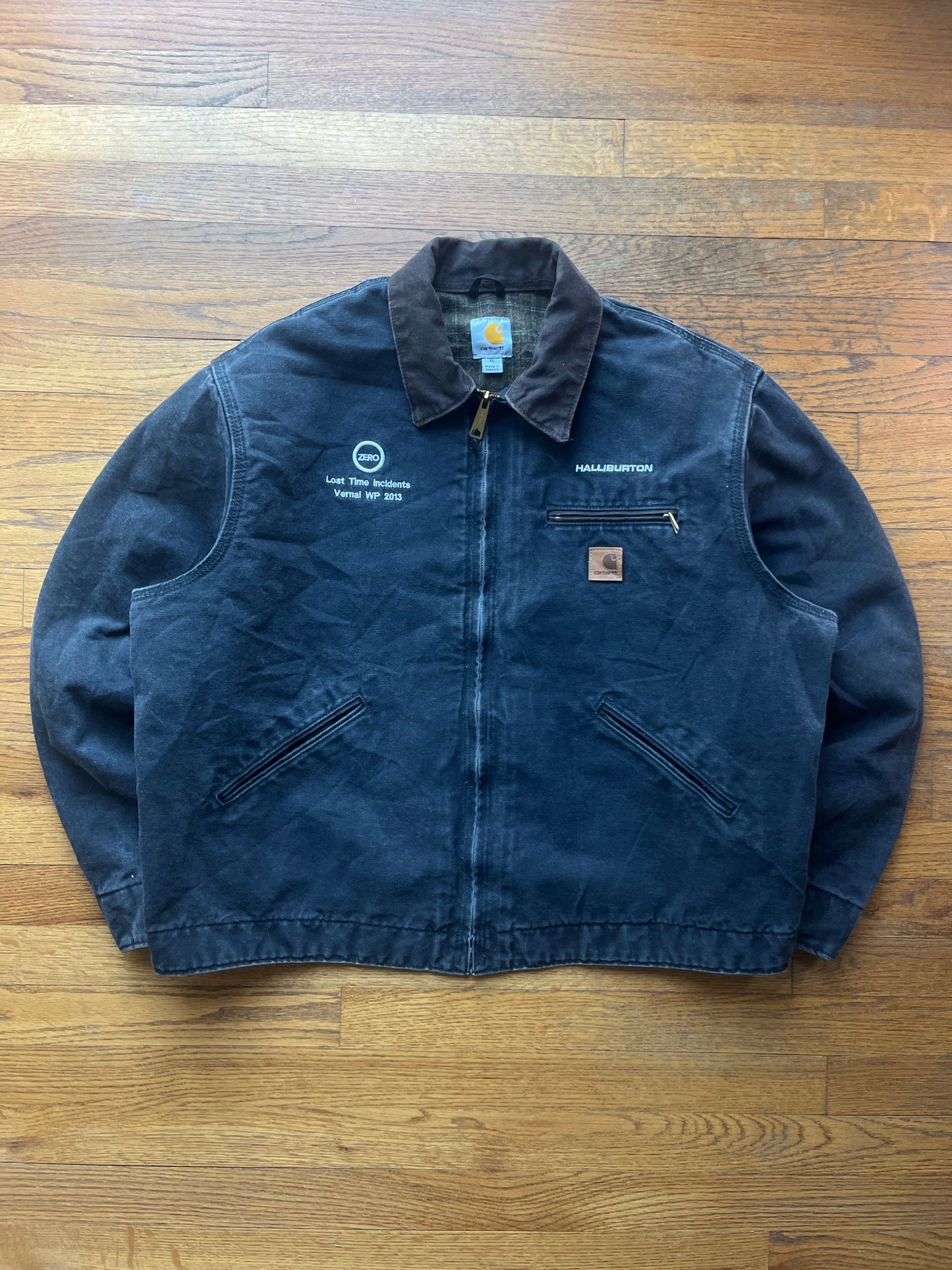 褪色黑色 Carhartt 底特律夹克 - XL