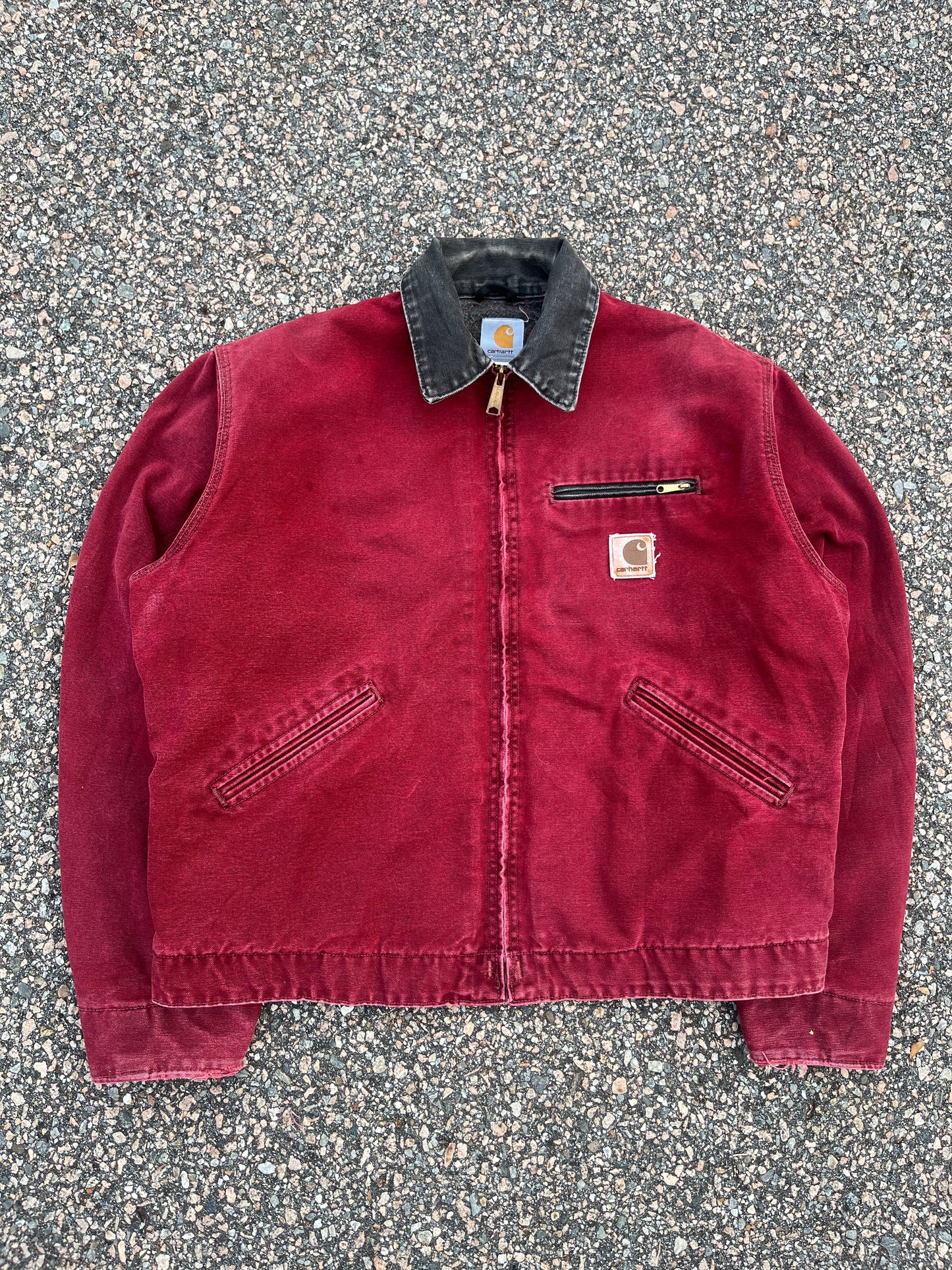 褪色深红色 Carhartt 底特律夹克 - 中号