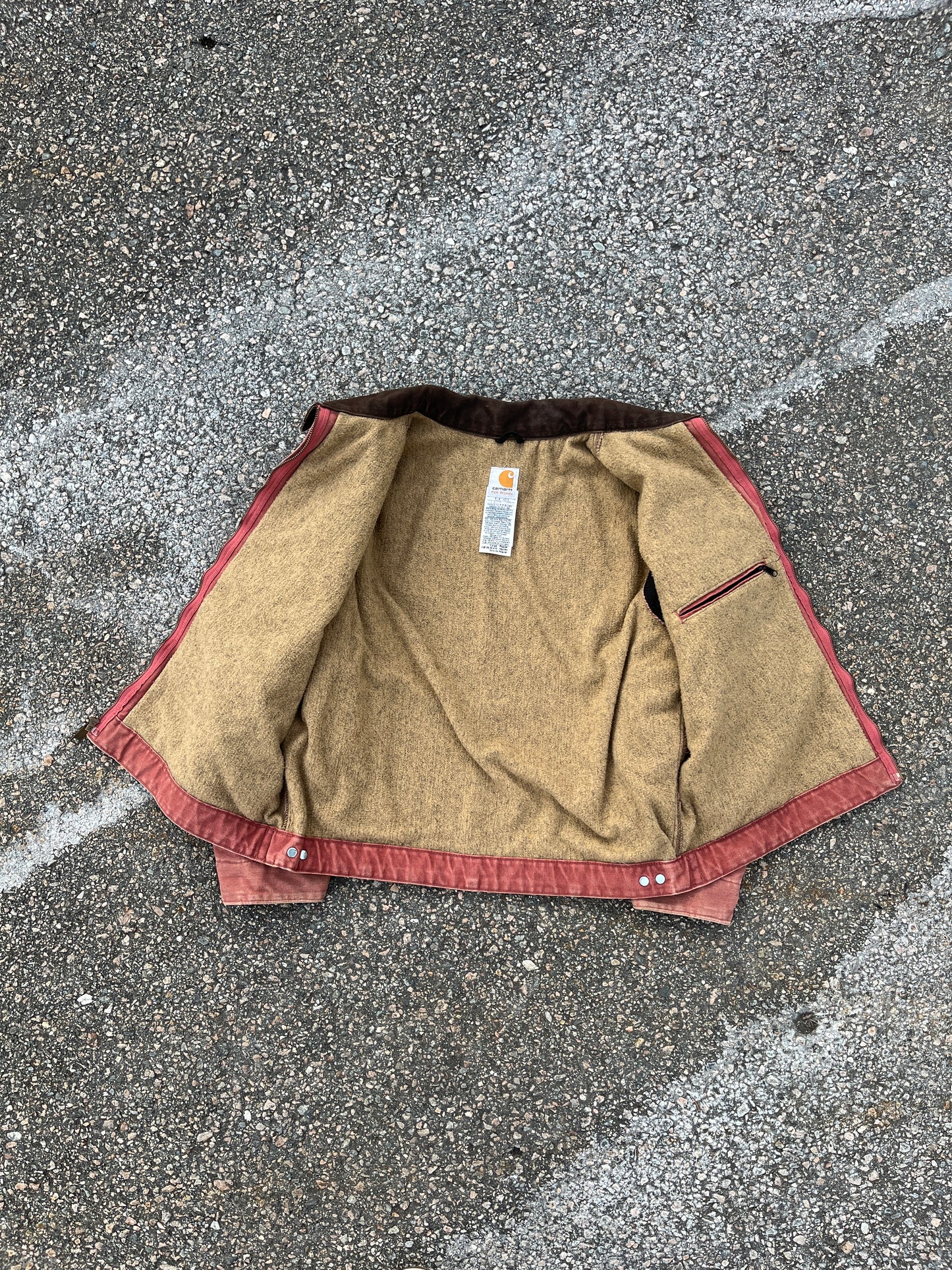 褪色鲑鱼色 Carhartt 底特律夹克 - 中号