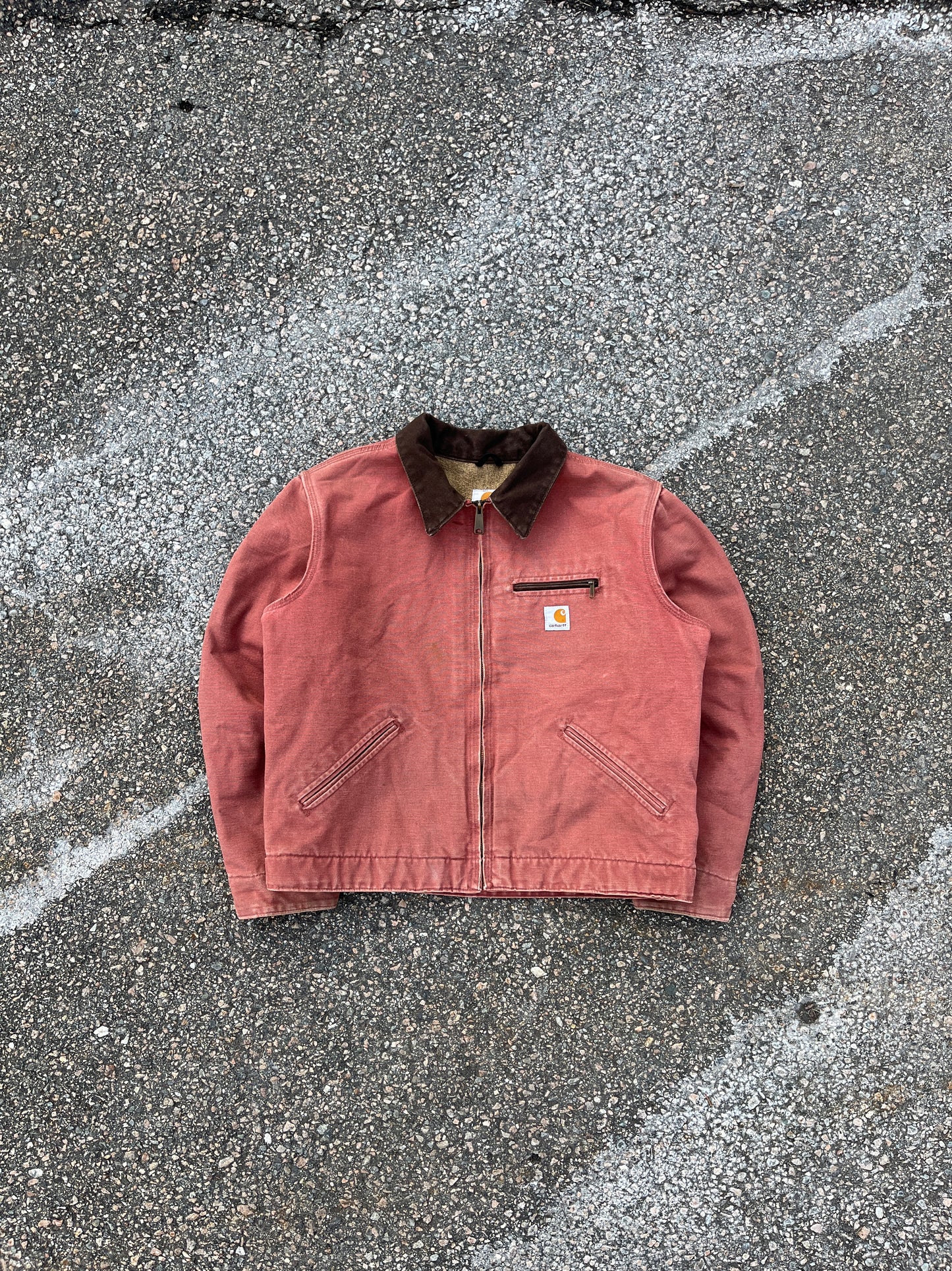 褪色鲑鱼色 Carhartt 底特律夹克 - 中号