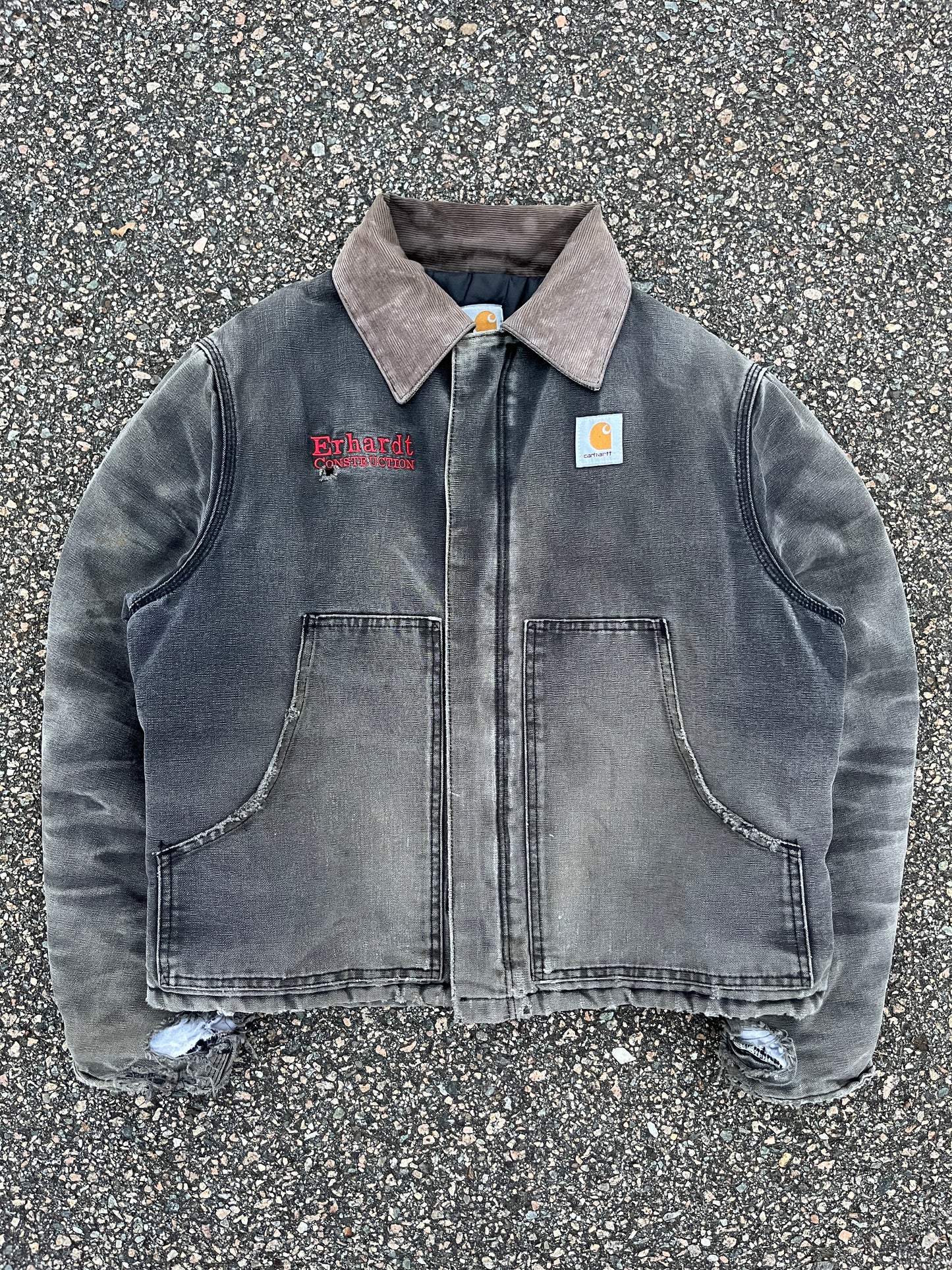 褪色和破旧黑色 Carhartt 北极夹克 - 中号