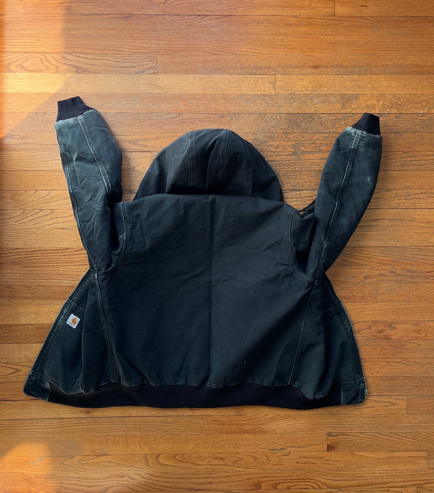 褪色黑色 Carhartt Active 夹克 - 中号