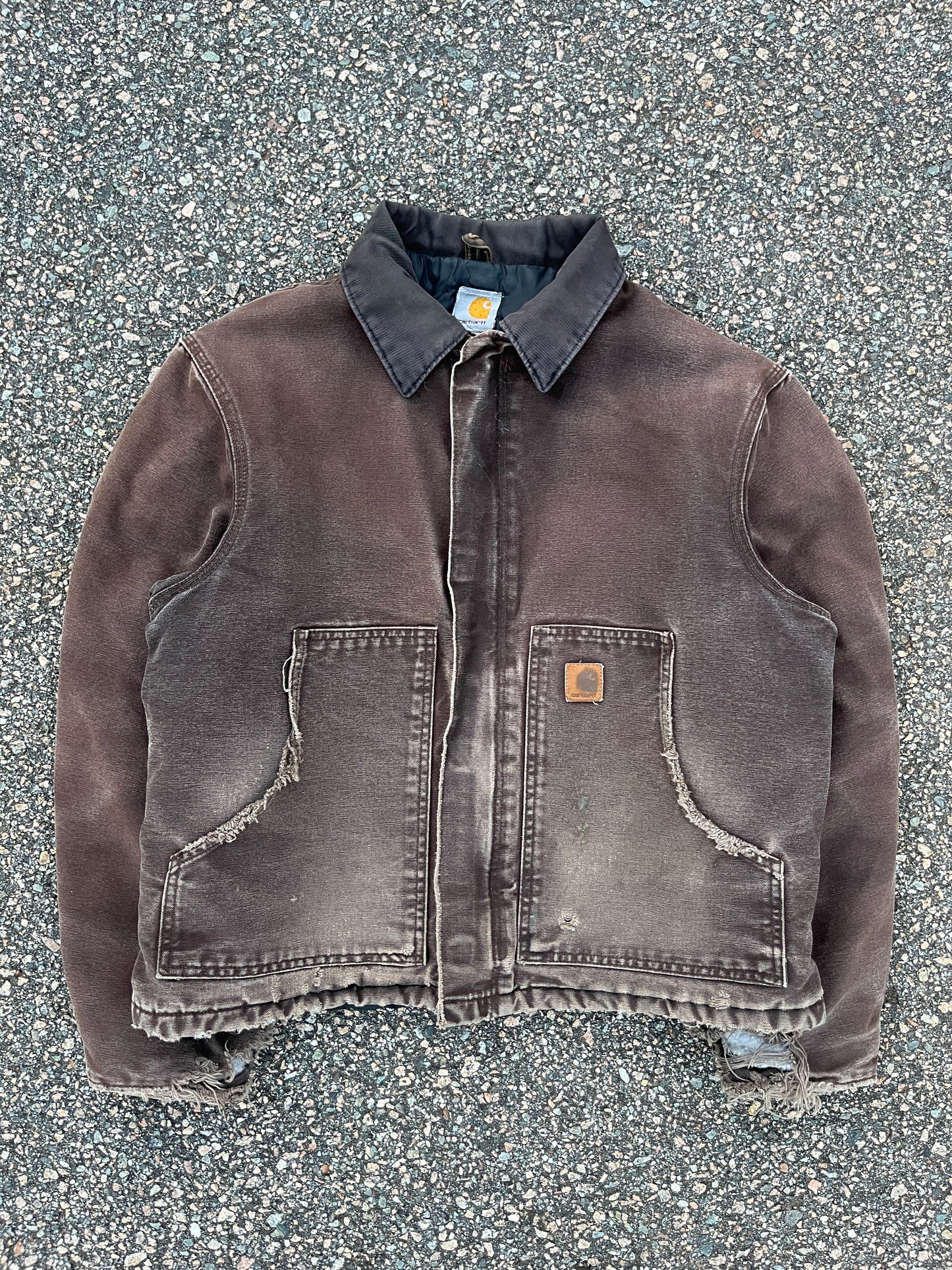 褪色和破旧的棕色 Carhartt 北极夹克 - 中号