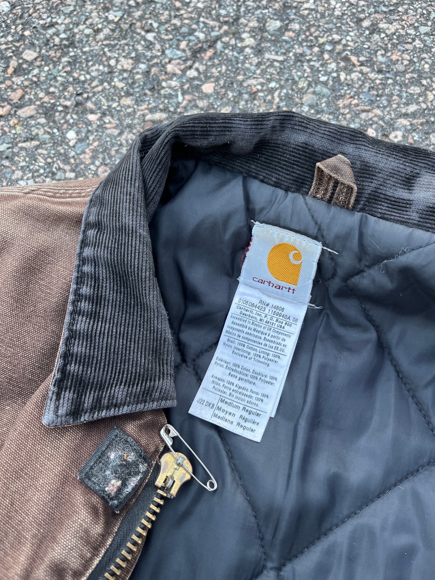 褪色且做旧深棕色 Carhartt 北极夹克 - 中号