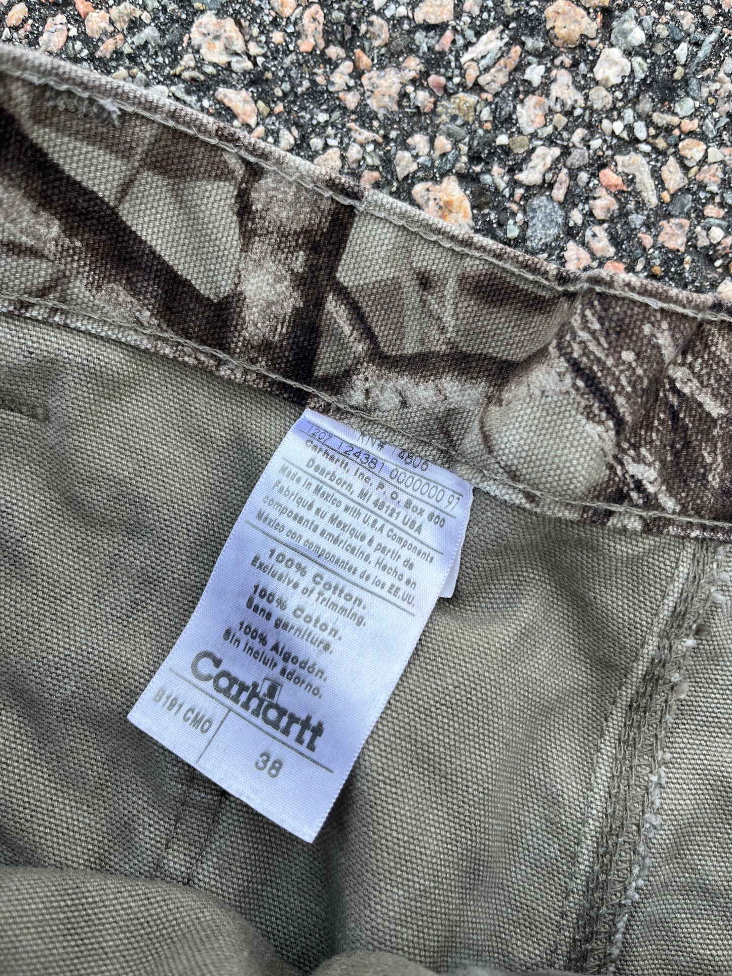 褪色 Realtree Carhartt 短裤 - 38 x 8