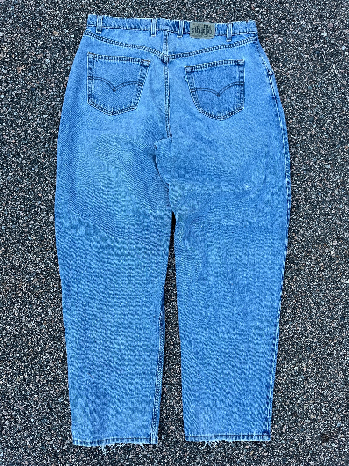 Levi's 561 银色标签褪色牛仔宽松裤 - 38 x 32.5