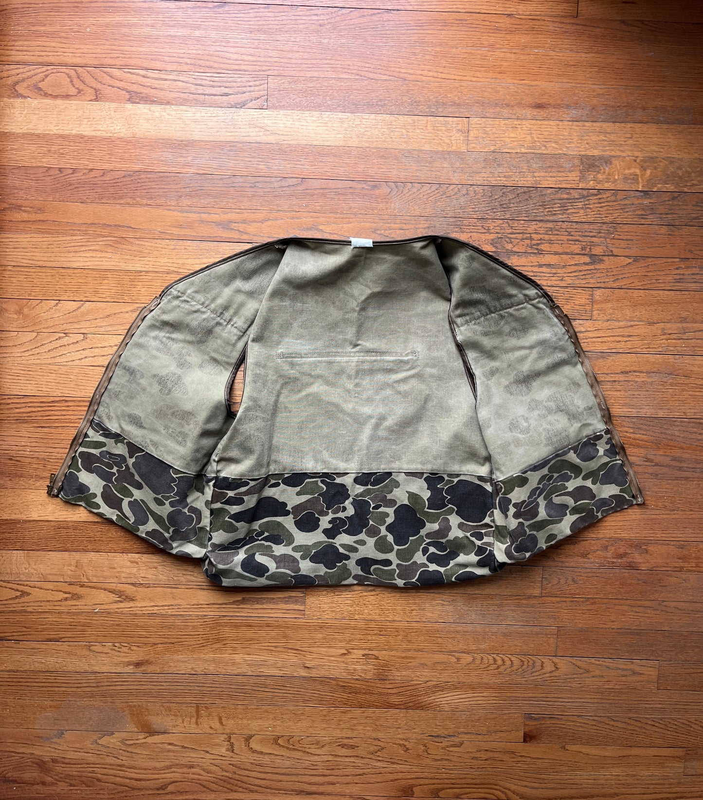 80’s Faded Camo Carhartt Hunting Vest - Medium