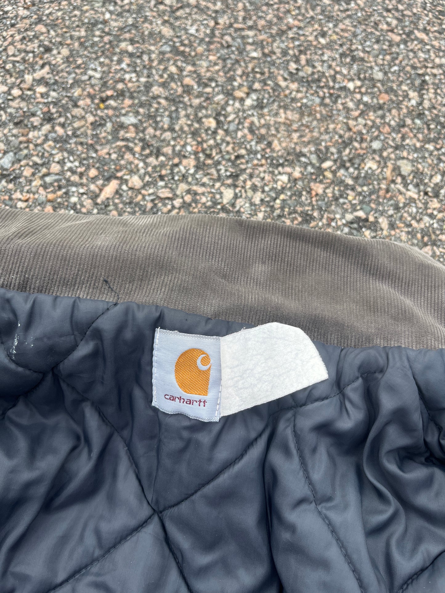 褪色和破旧黑色 Carhartt 北极夹克 - 中号