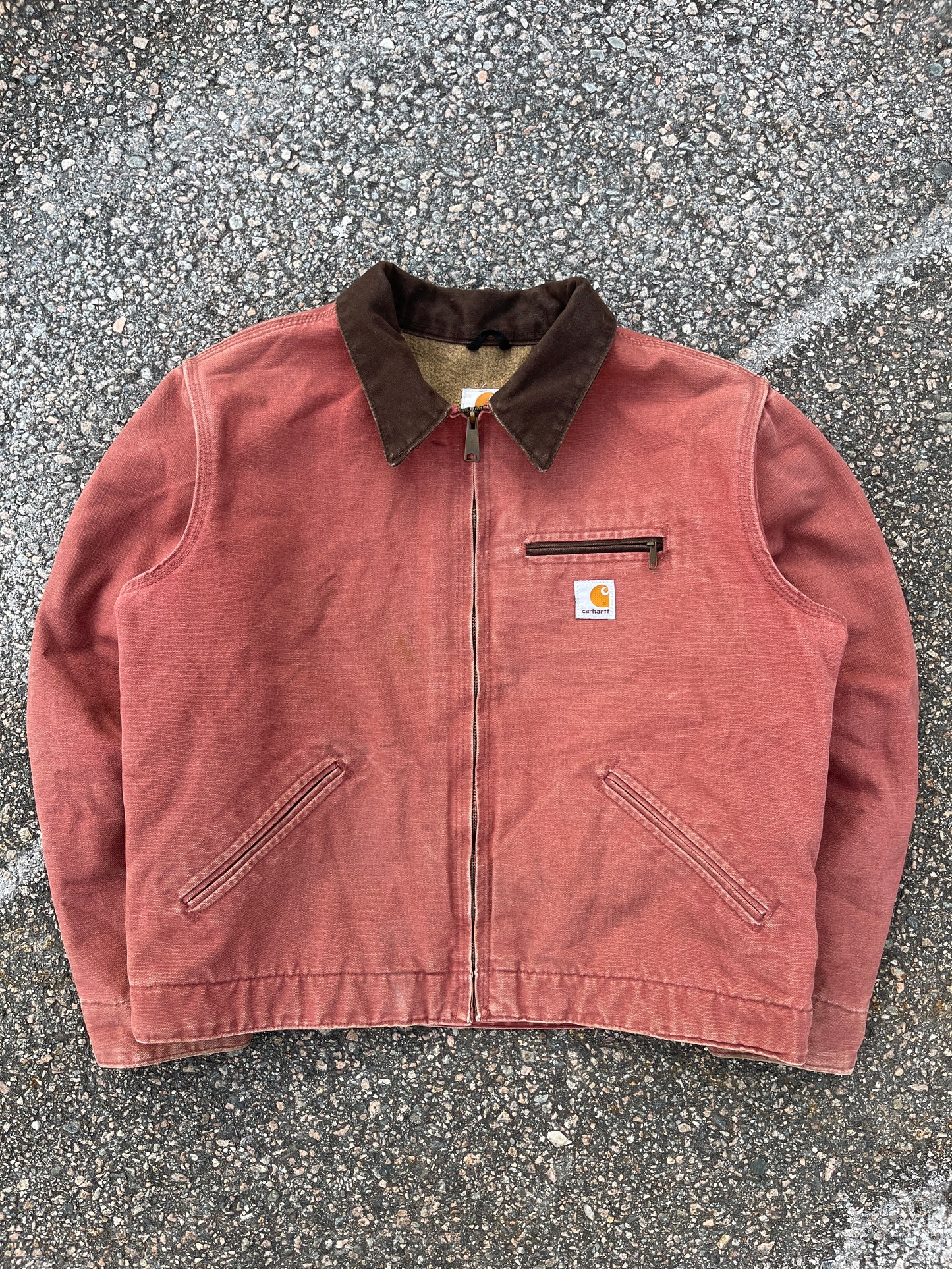 褪色鲑鱼色 Carhartt 底特律夹克 - 中号