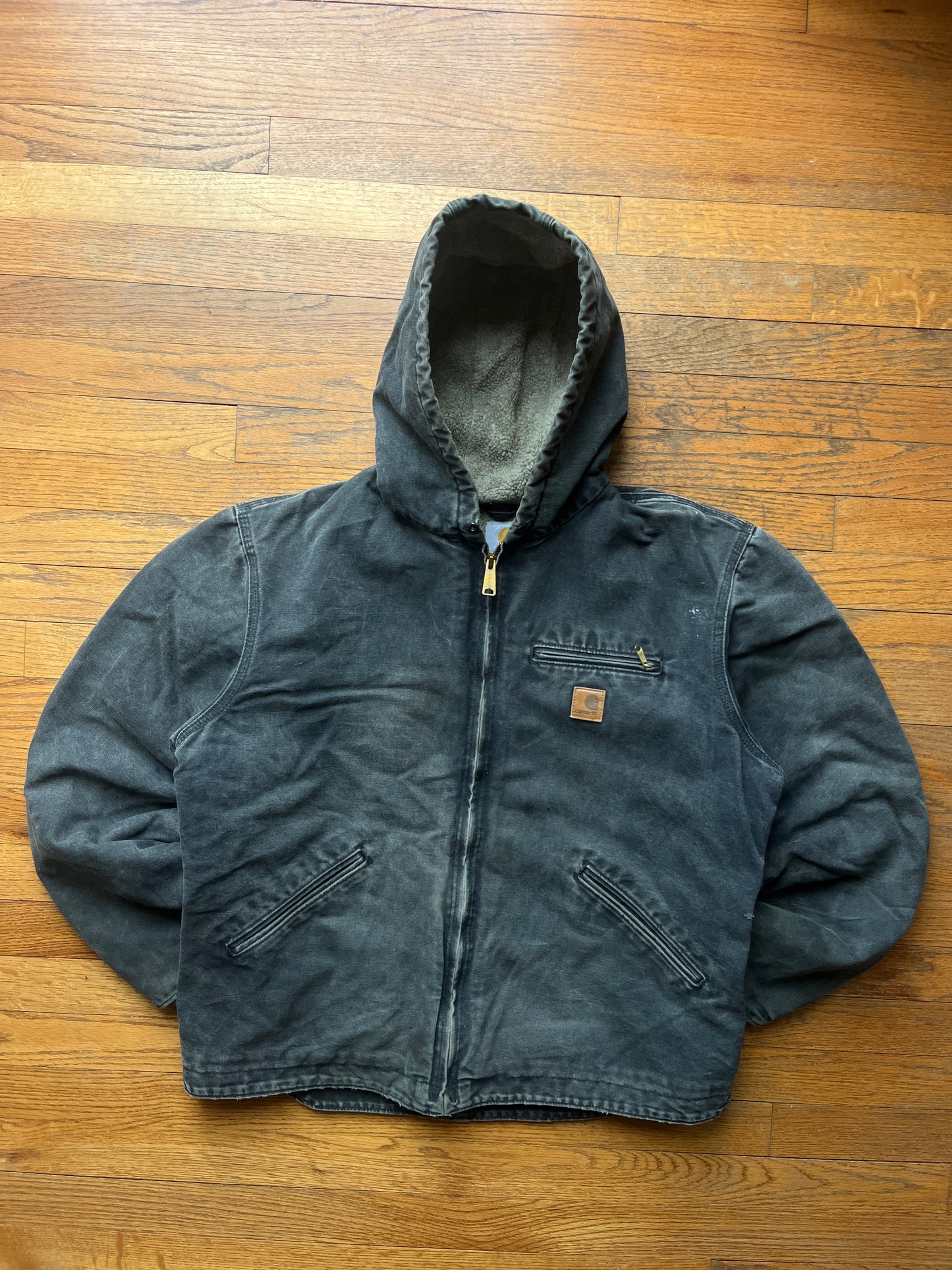 褪色黑色 Carhartt Sherpa 衬里夹克 - 中号宽松款