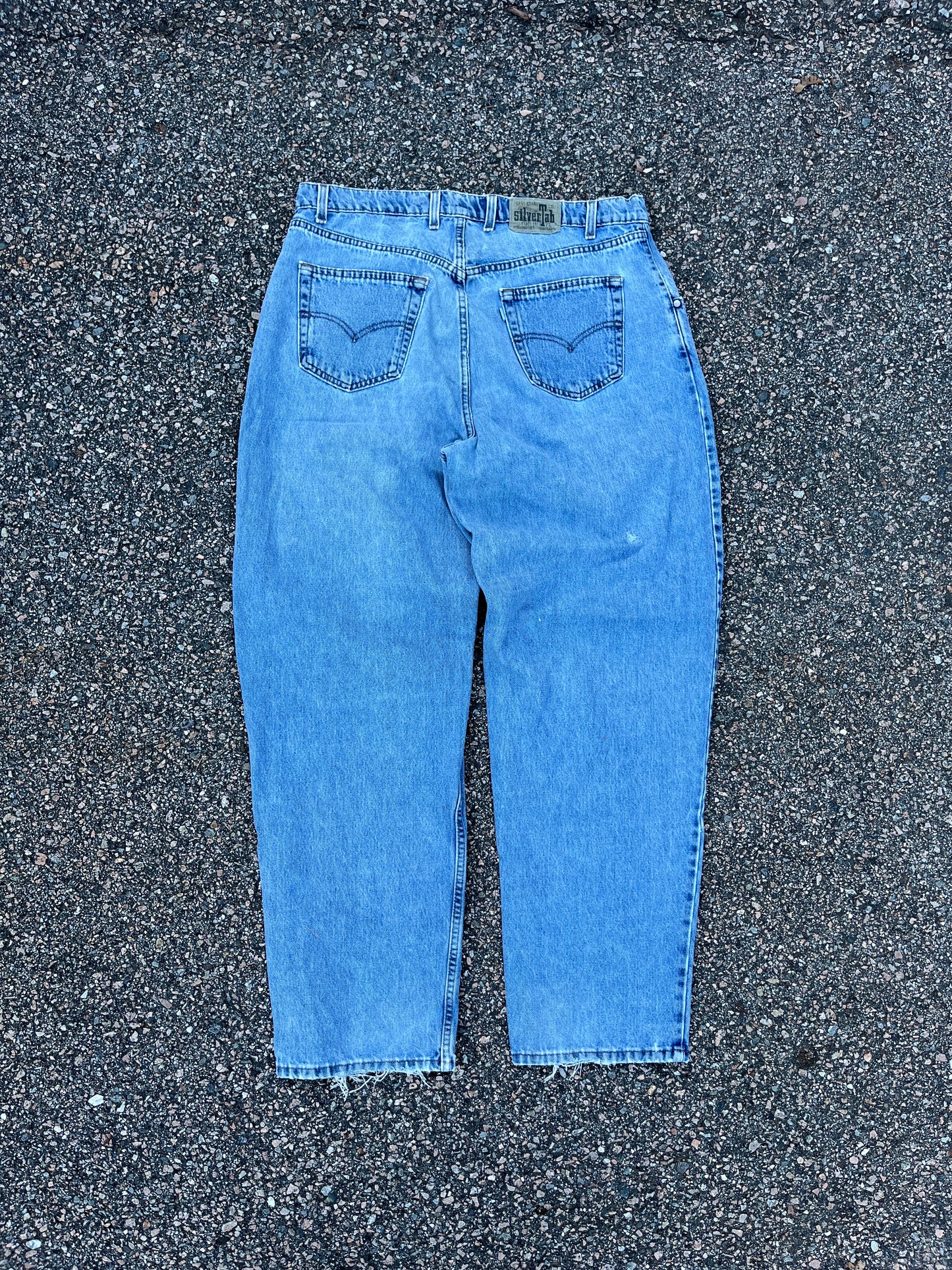 Levi's 561 银色标签褪色牛仔宽松裤 - 38 x 32.5