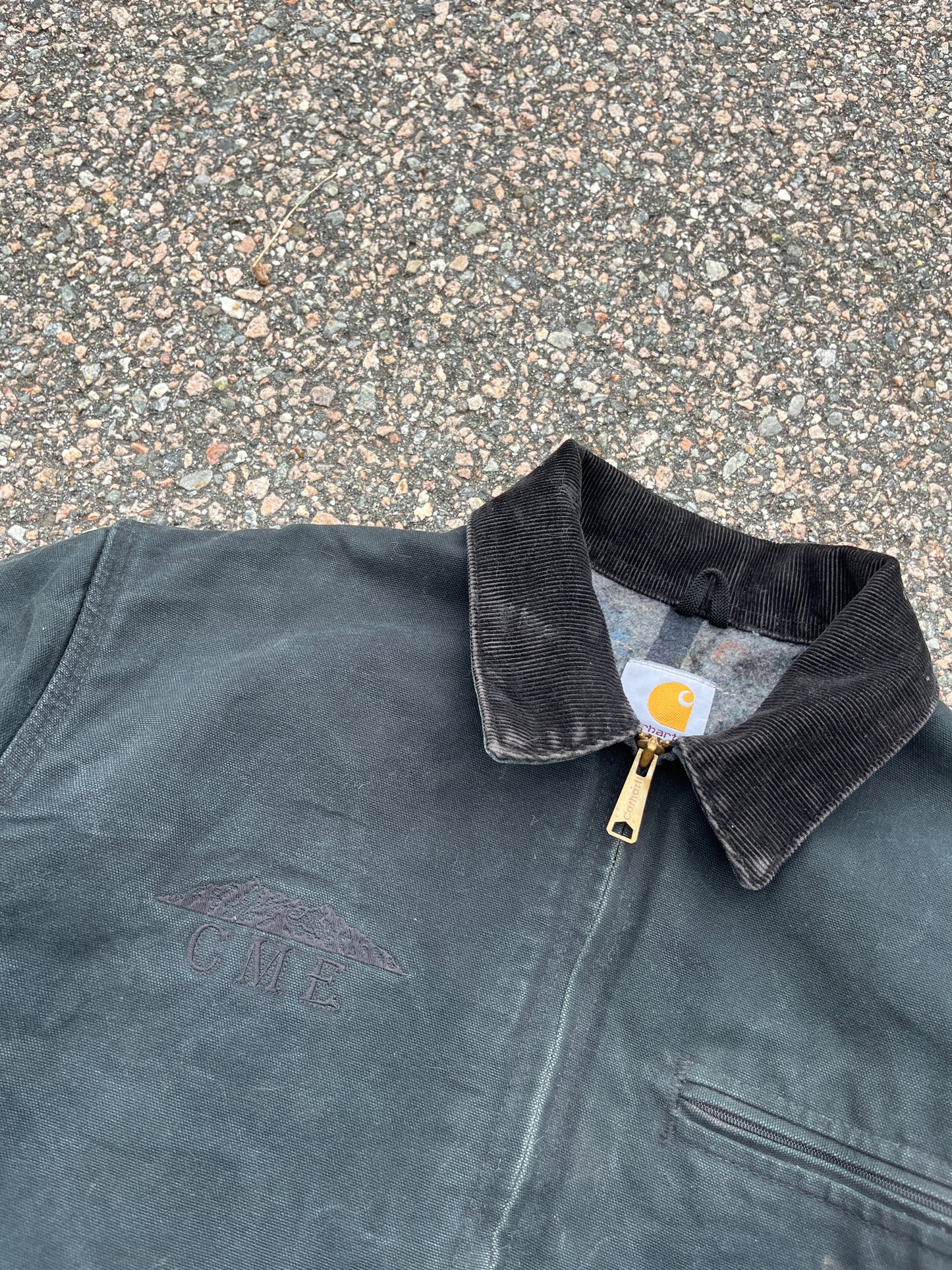 褪色黑色 Carhartt 底特律夹克 - 中号